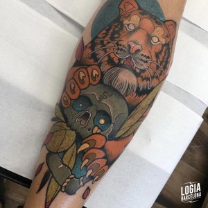 tatuaje_pierna_tigre_calavera_logiabarcelona_toni_dimoni   